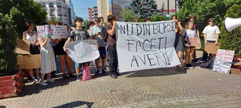 Protest al elevilor și studenților, la Ploiești