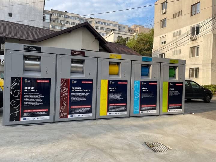 Insule ecologice, montate în cartierele Ploieștiului; proiectul este finanțat prin PNRR