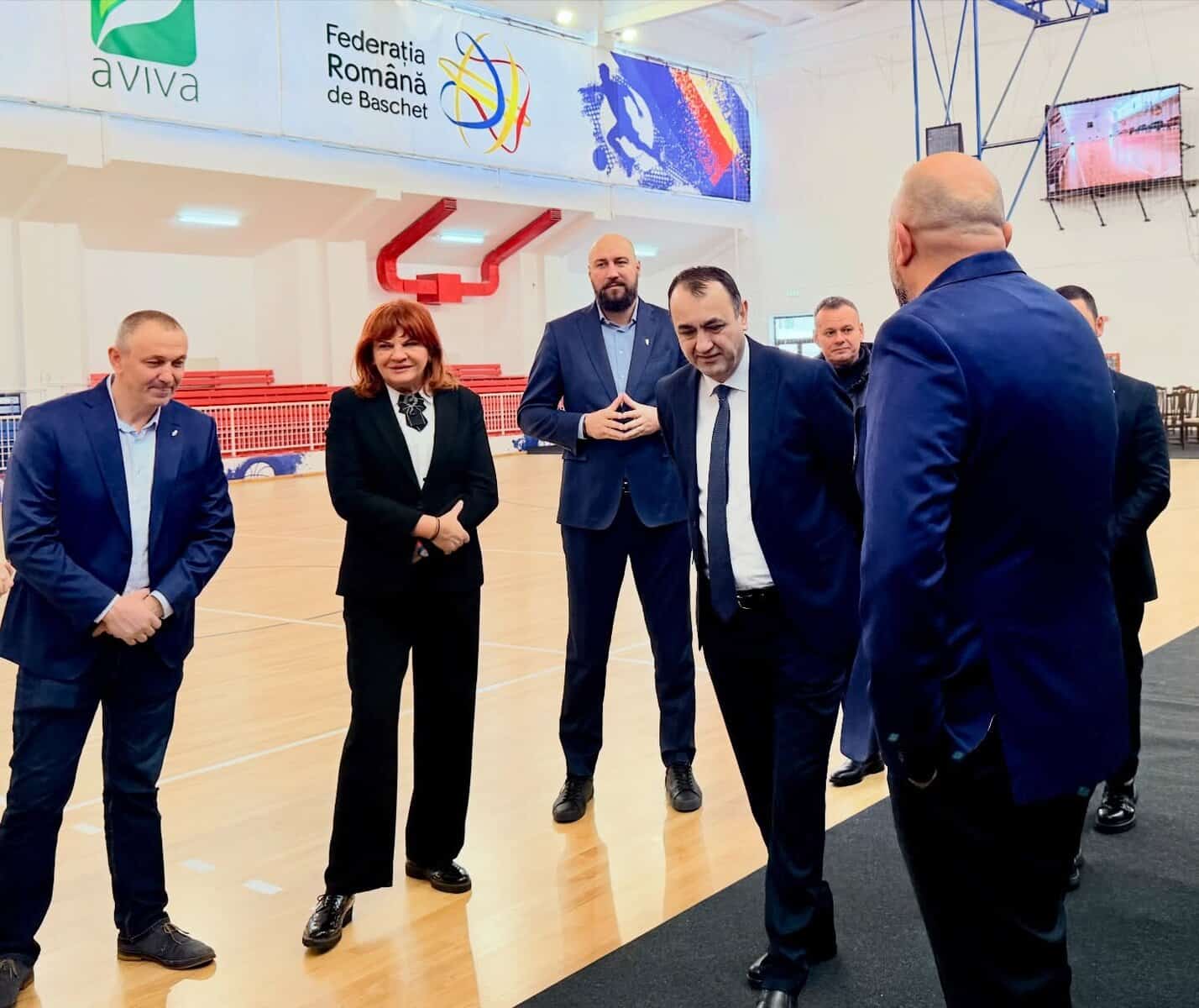 Burlacu între inaugurare și vizionare