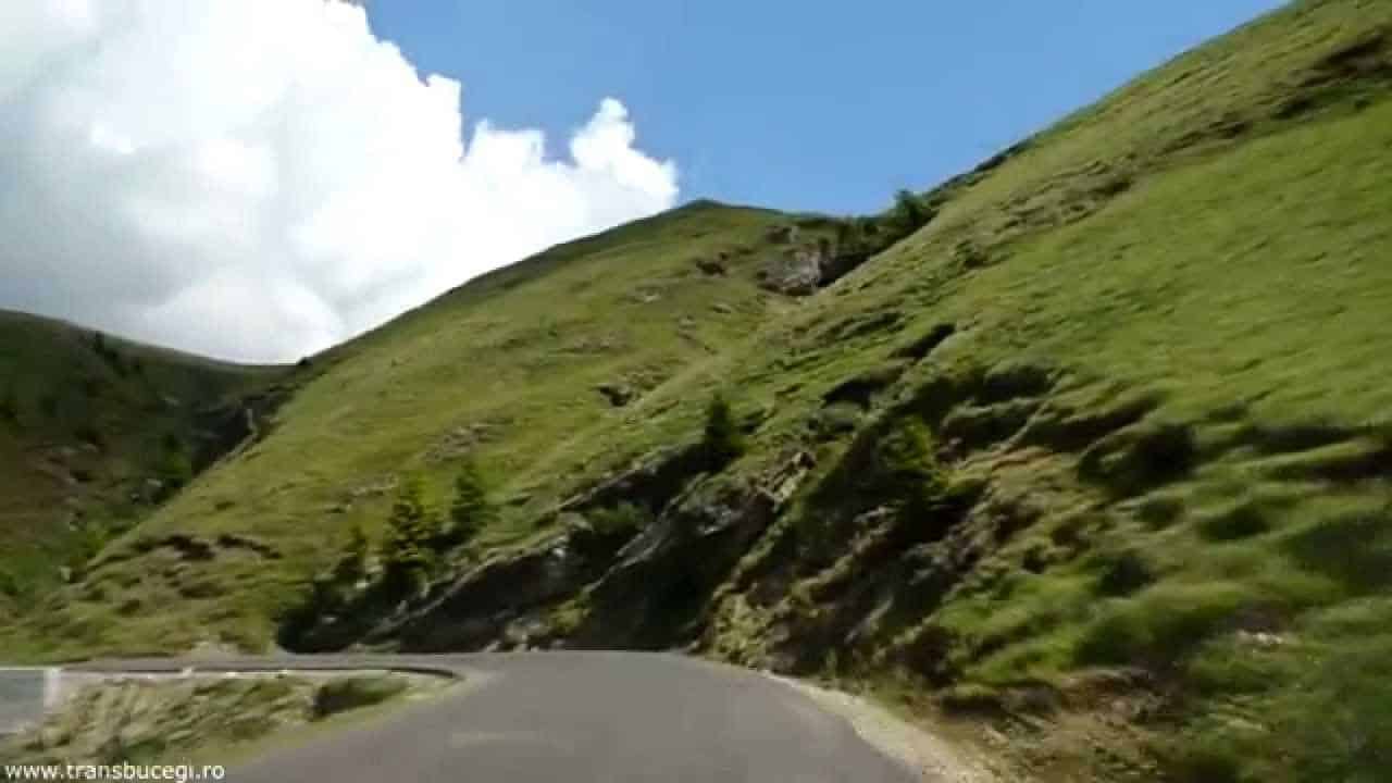 Transbucegi – Drumul Babelor (DJ713) cu indicatii de orientare