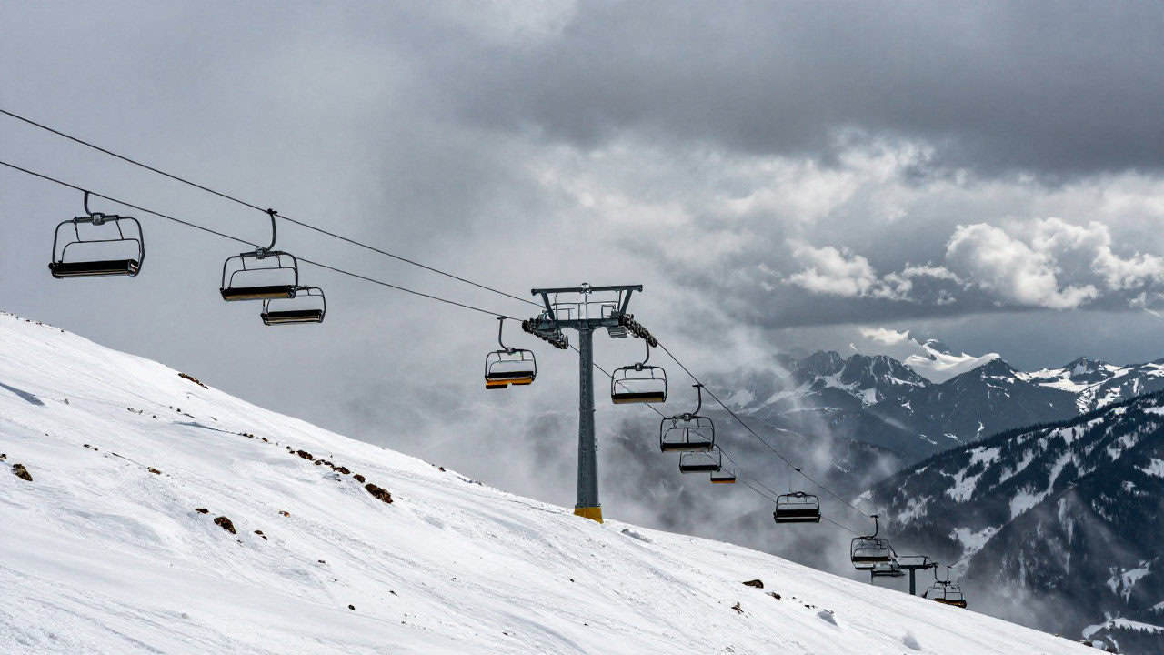 Domeniul schiabil Sinaia, închis din cauza vântului puternic