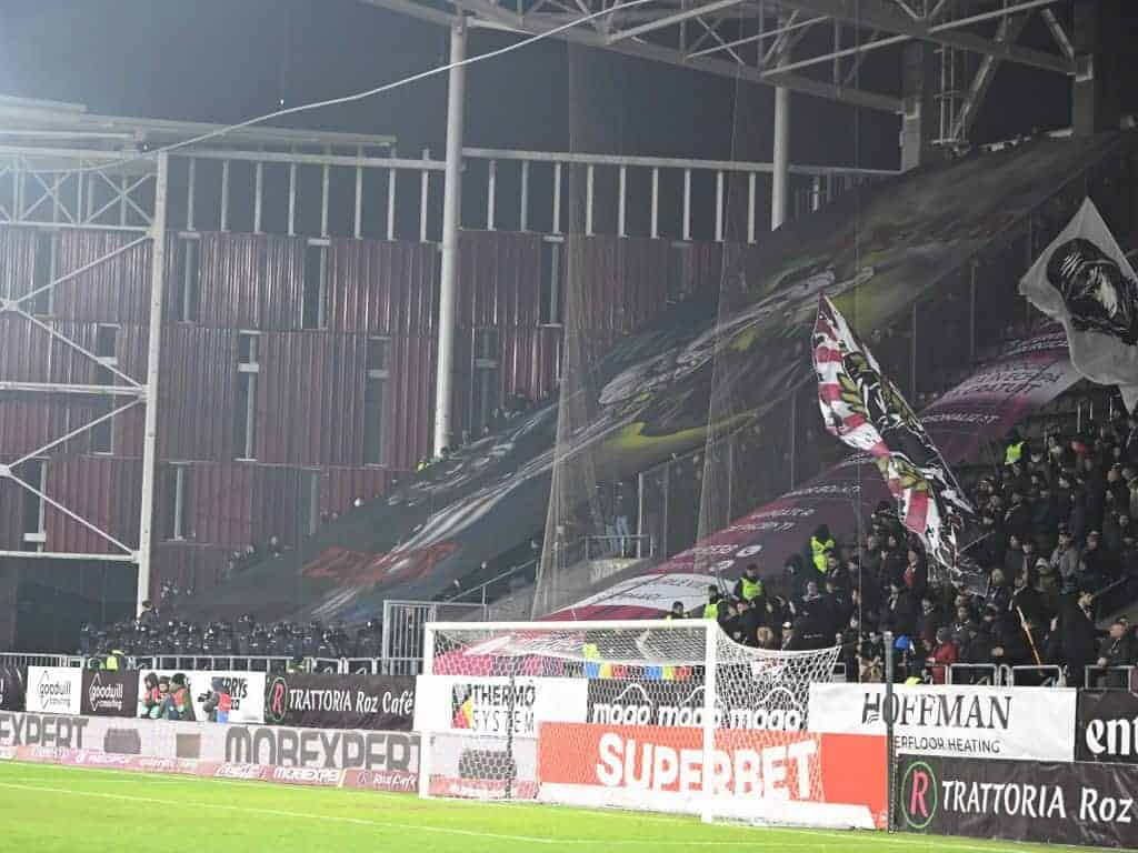 Suporteri ai Petrolului conduși la sediul Servicii Grupări Infracționale Violente