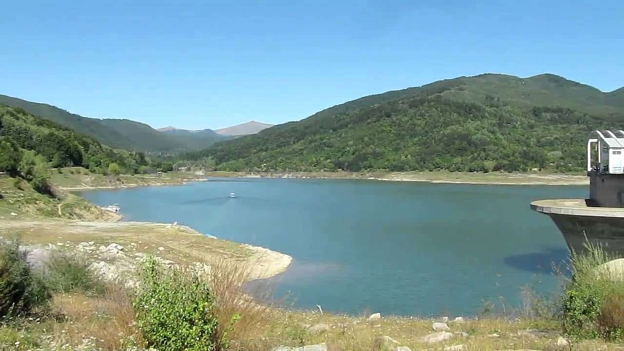 Barajul si Lacul de acumulare Maneciu