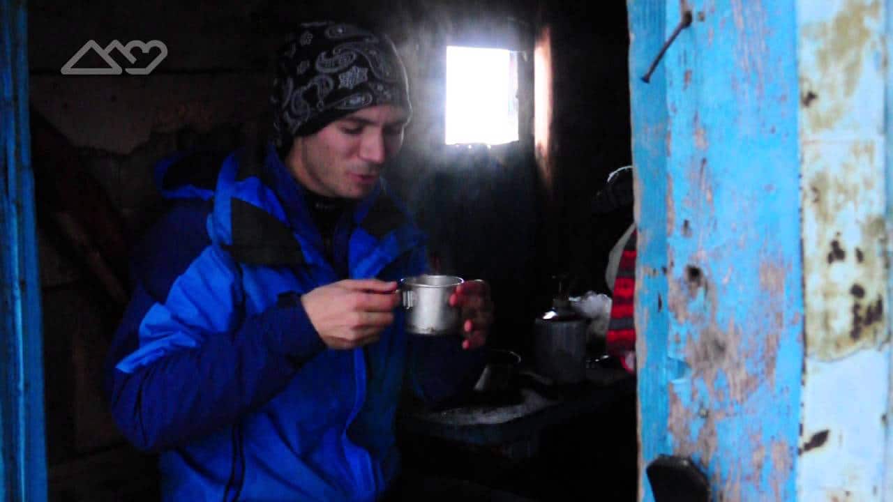 Pe poteci, spre inima ta! Ep 5: Aventura de iarna – singur în Muntii Grohotis cu dormit la stana