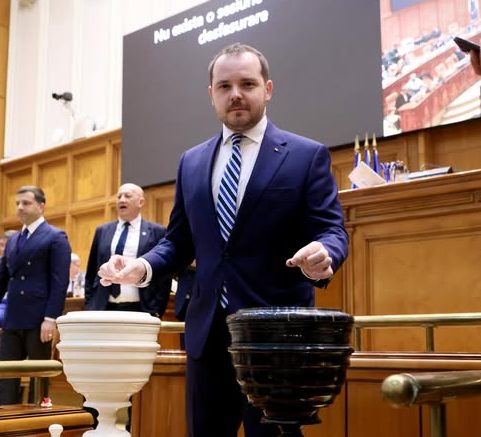 Mesajul lui Alexandru Rogobete după trecerea moțiunii: „Astăzi am votat așa cum mi-a spus conștiința: pentru recâștigarea dialogului”