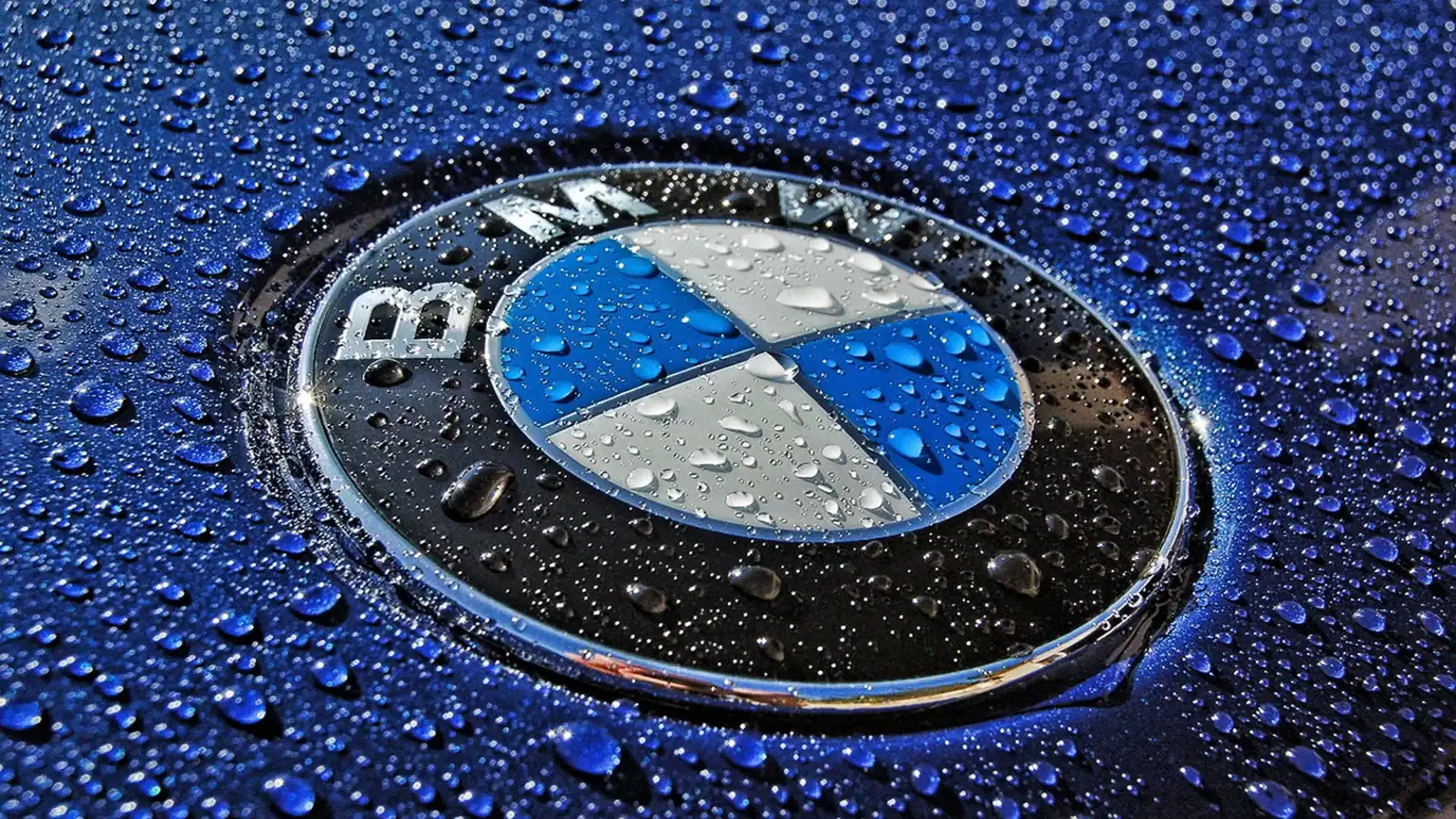 BMW iX3 a fost desemnată cea mai bună mașină electrică din România în 2026