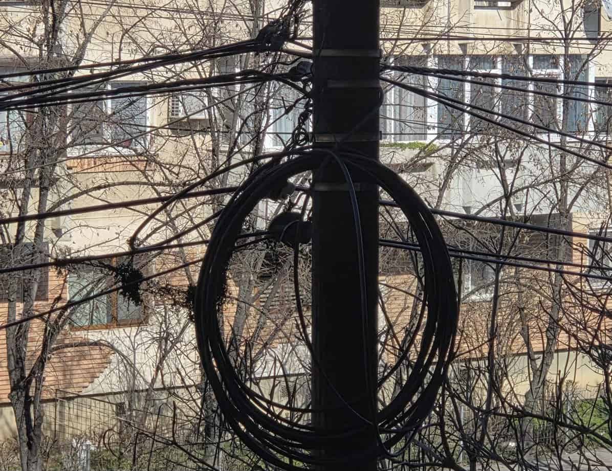 Se produc schimbări în Ploiești! Se taie cablurile de pe stâlpi și începe modernizarea sistemului de termoficare
