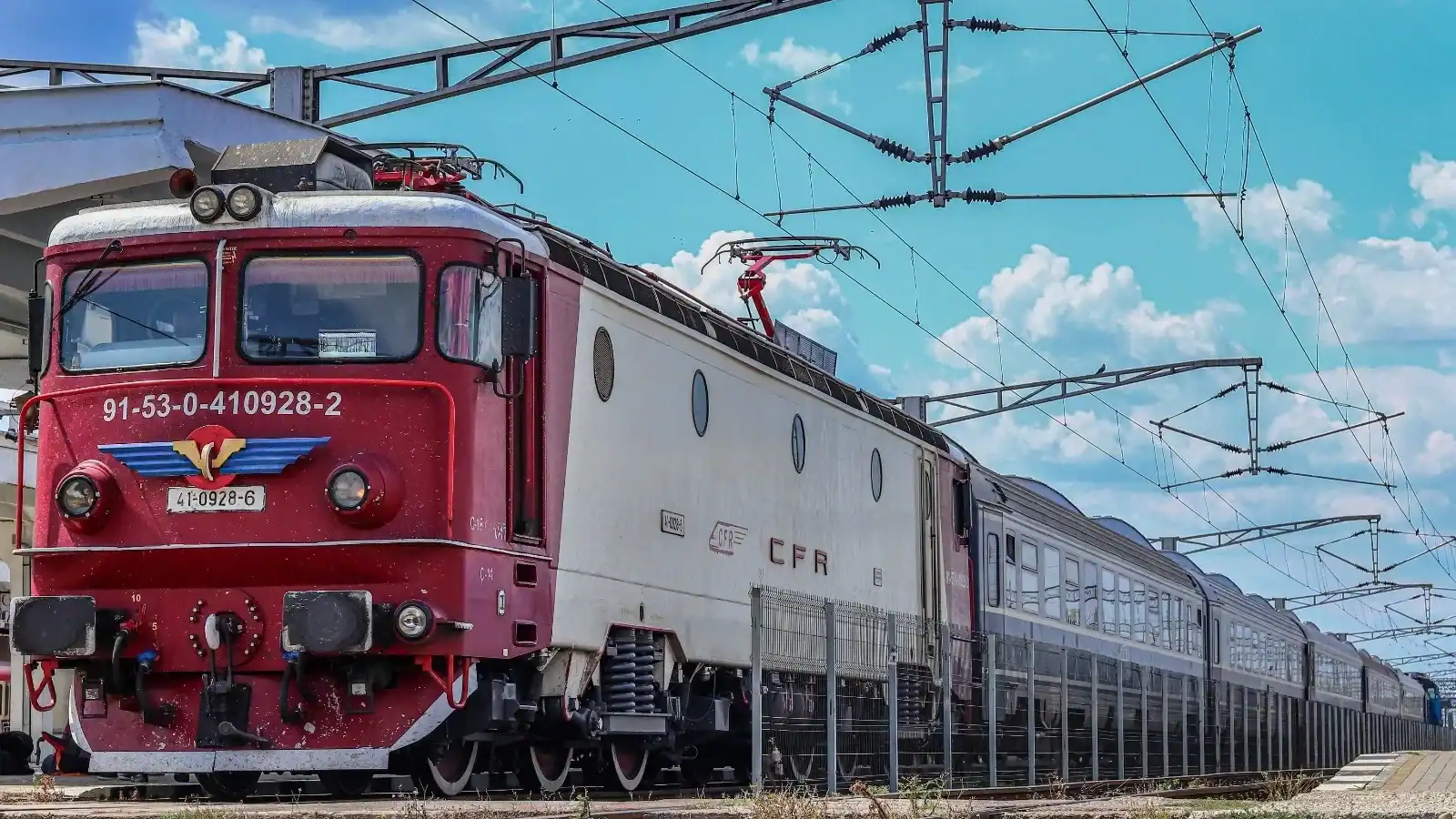 Accident feroviar mortal în Prahova: mecanicul locomotivei a fost testat cu aparatul etilotest