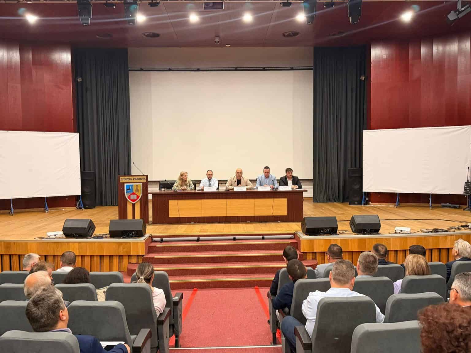 Prefectul Prahovei a convocat primarii pentru analiza proiectelor PNRR