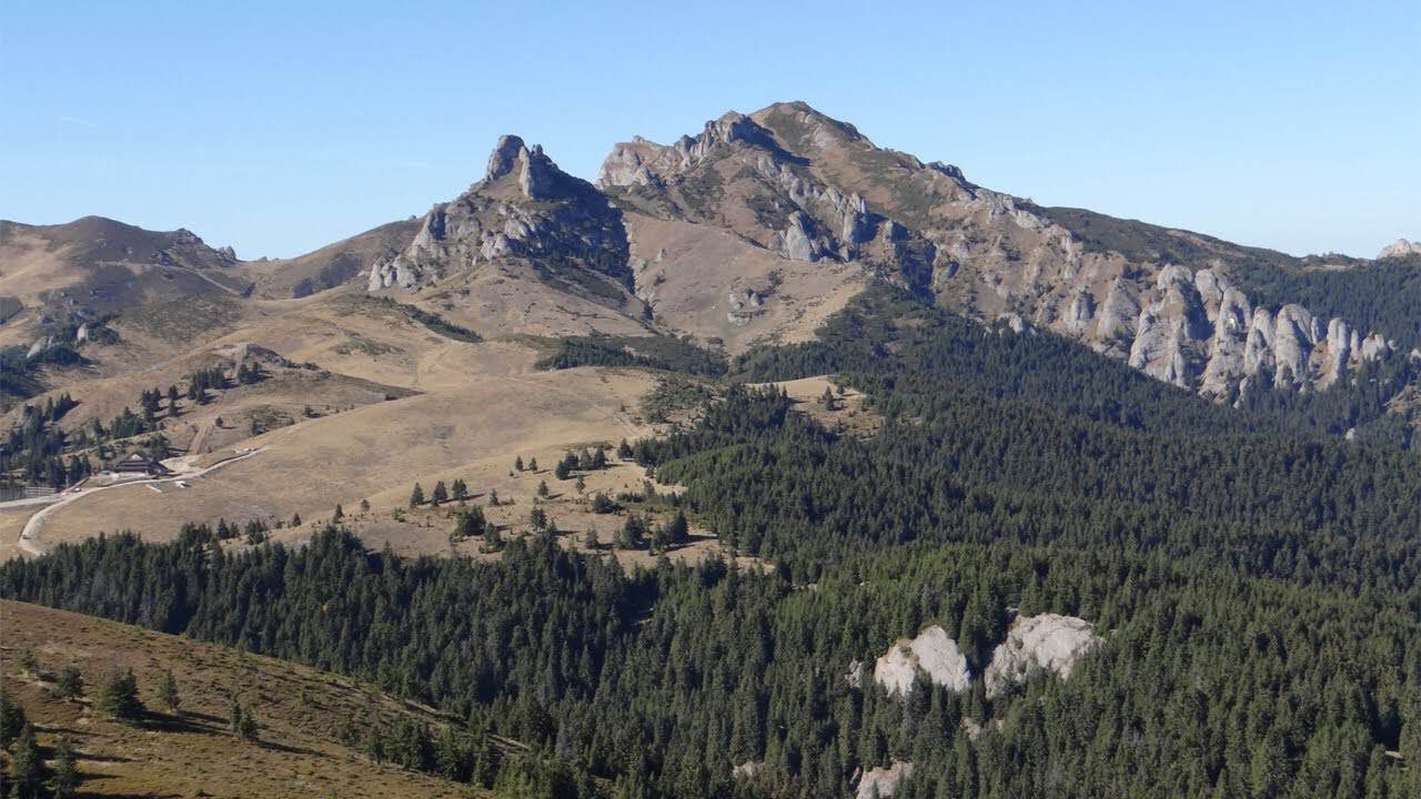 Traseu in Ciucas: Cabana Muntele Rosu – Varful Gropsoarele – Cabana Ciucas – Cabana Muntele Rosu