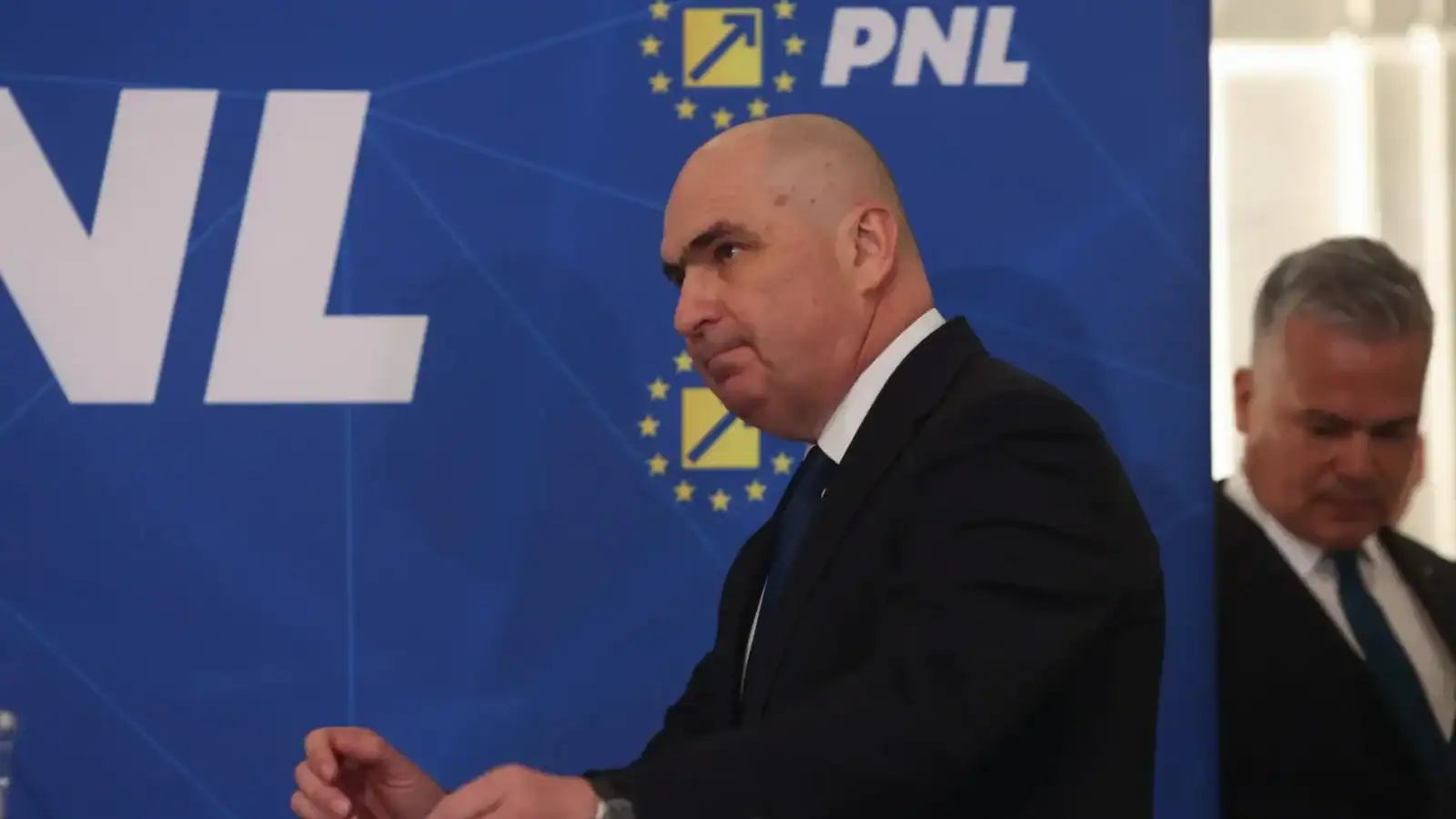 PNL vrea să atace la CCR desemnarea lui Adrian Veștea pentru funcția de premier (surse). Burduja: E dreptul PNL să faca asta