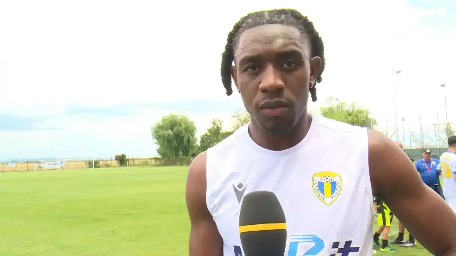 La Petrolul a debutat un atacant care a jucat în Premier League!