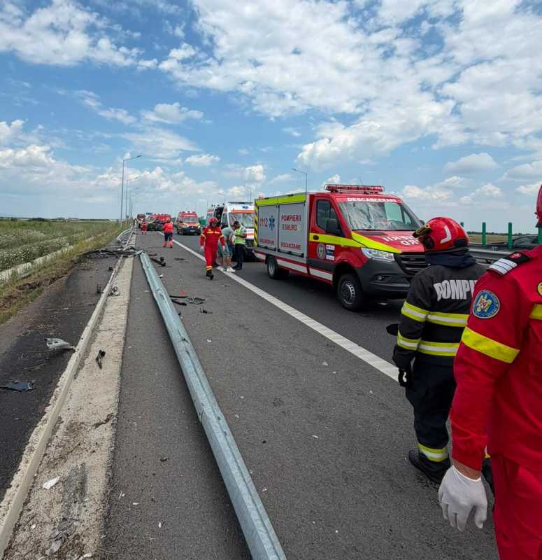 Accident pe autostrada A7; patru victime – la spital, traficul este restricționat