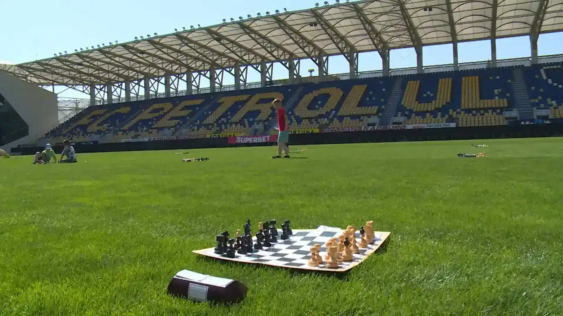 Șah la firul ierbii! Cum să atace Petrolul ca să bată Dinamo