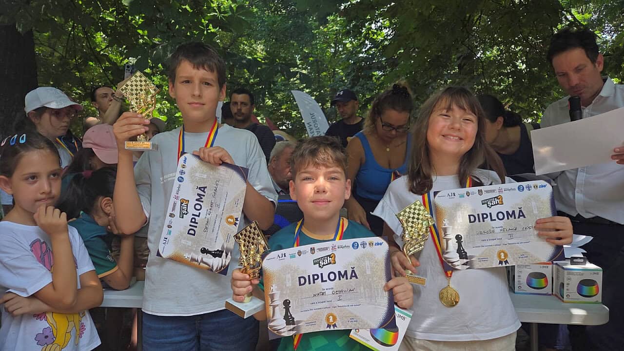 Weekend cu 14 medalii pentru sportivii secţiei de şah a CSM Ploieşti