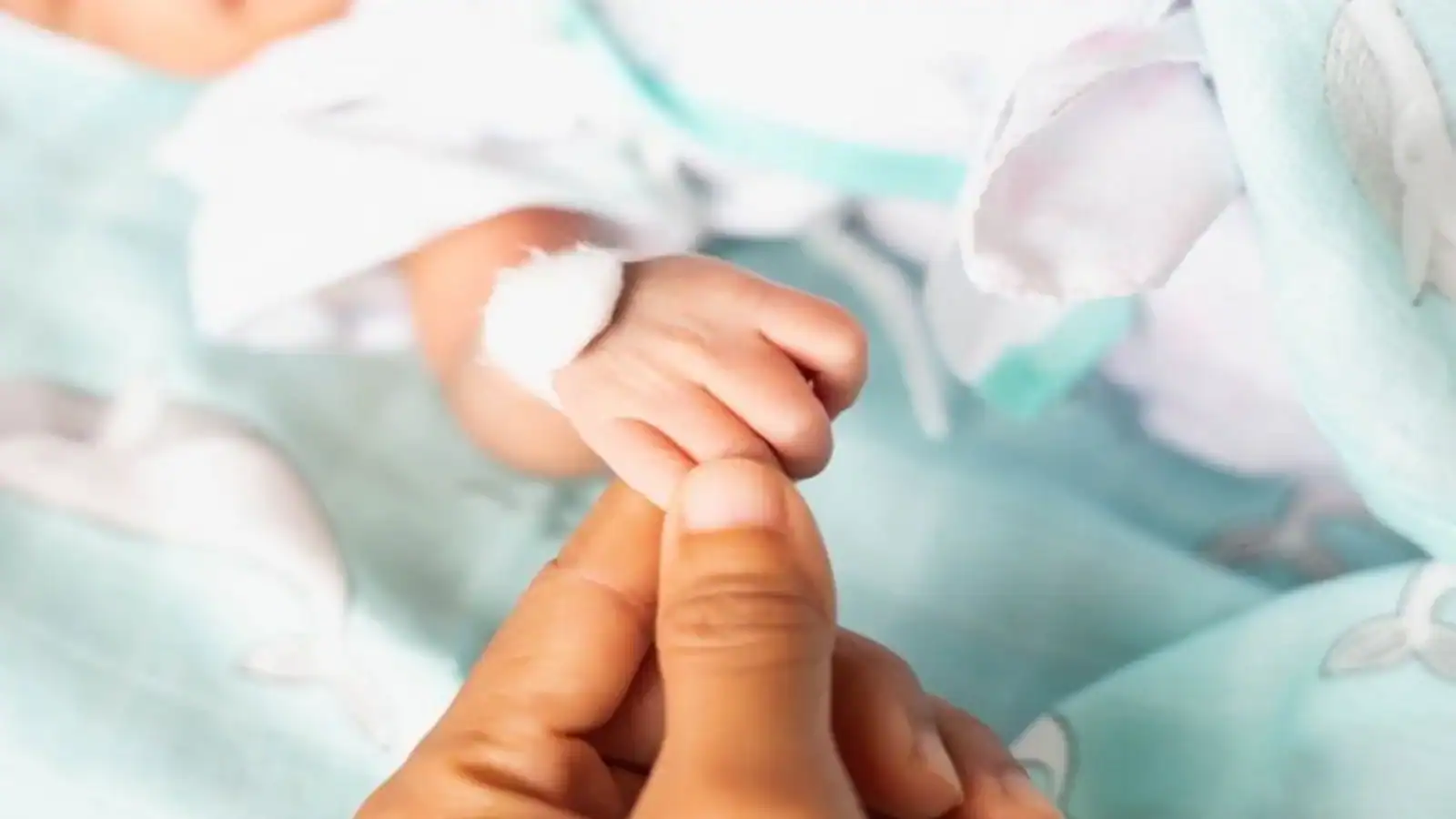 Peste 25.000 de copii se nasc prematur anual în România