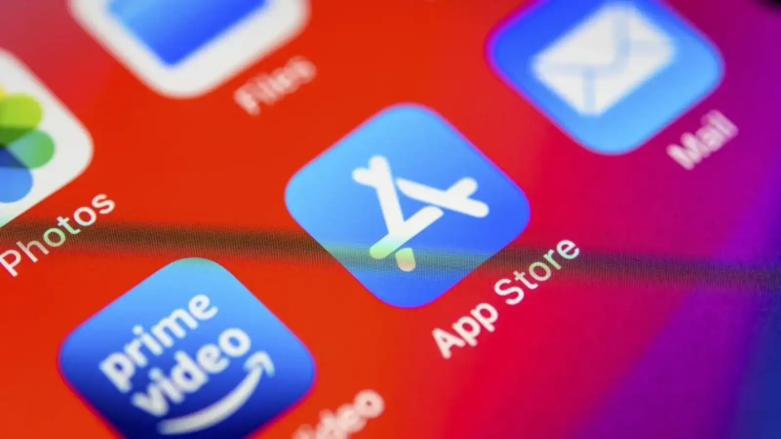 Apple modifică comisioanele App Store în UE, pentru a pune capăt disputei cu autorităţile europene