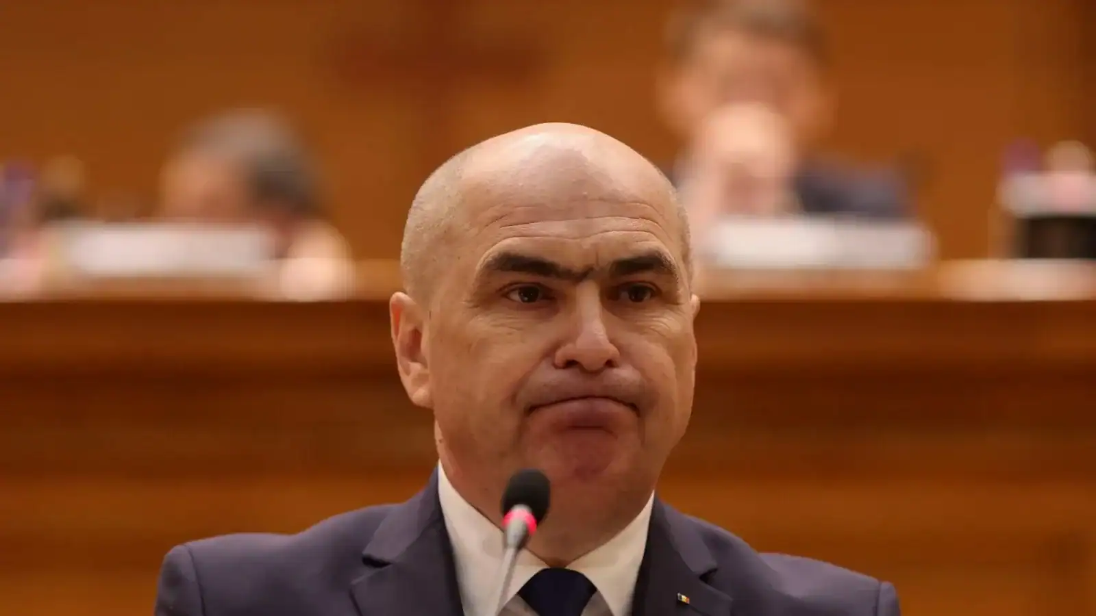 Senatul a adoptat legea decarbonizării. Ilie Bolojan: „Vom avea penalități” / Daniel Zamfir: „Nu se poate întâmpla”