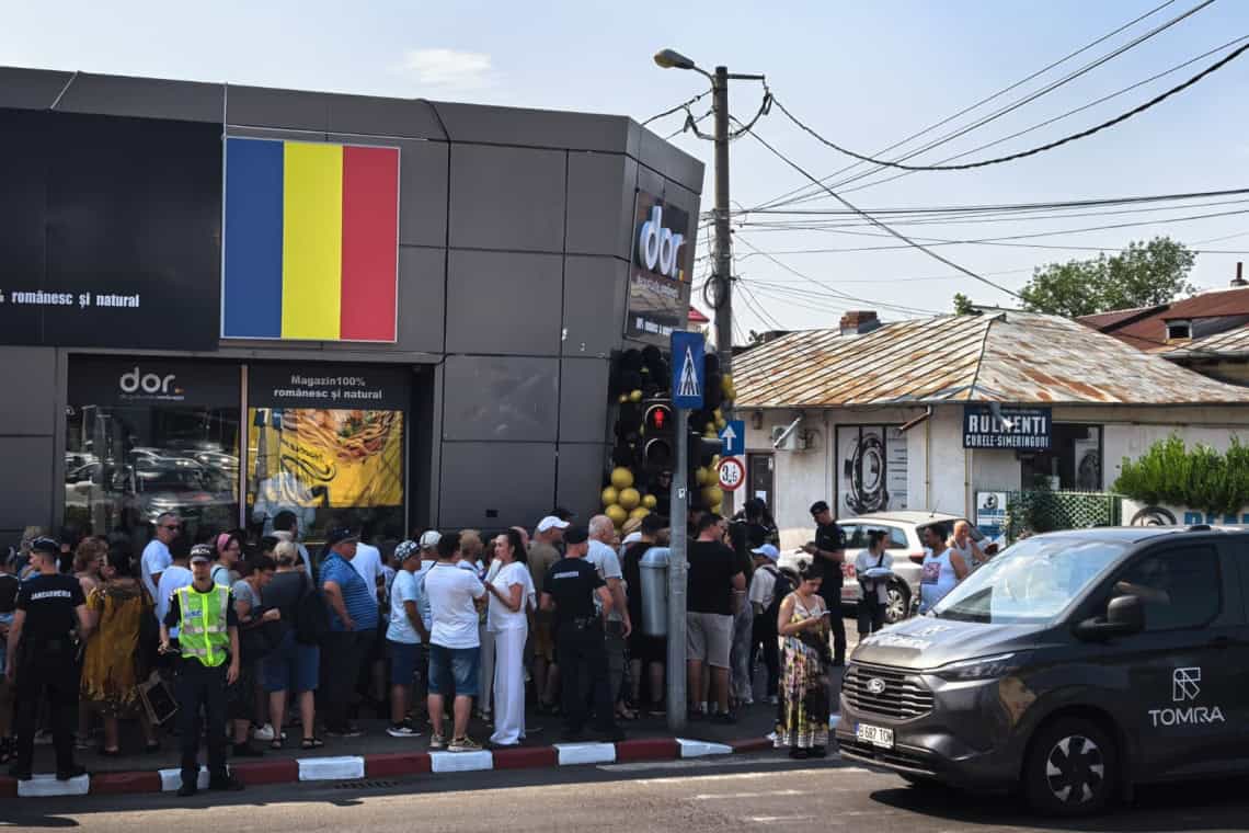 Călin Donca și-a deschis un magazin de produse alimentare și la Ploiești