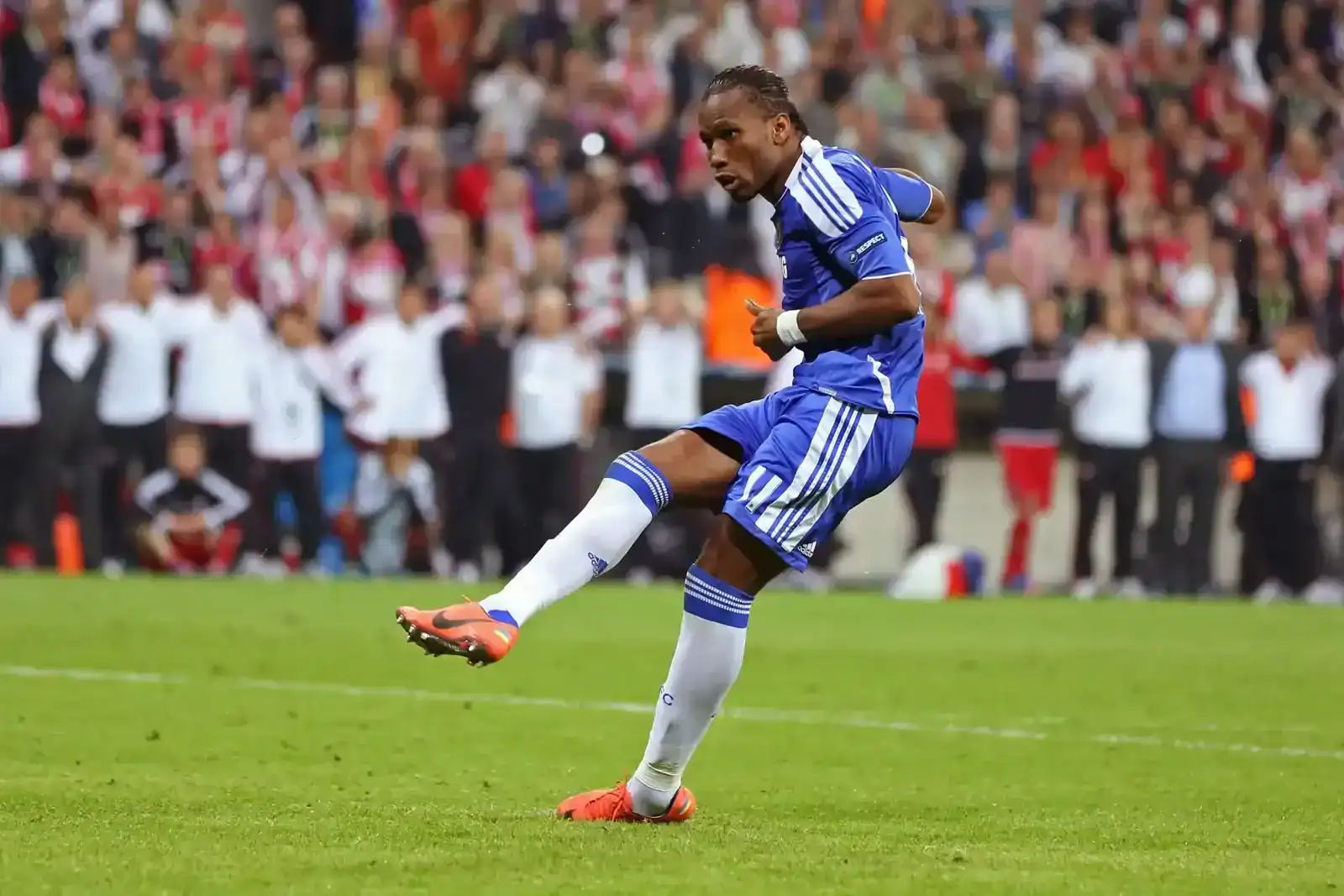 Poza cu Drogba este “altarul” său! Sousa vrea ca jucătorii să intre în liber pe modul “foarte bun”!