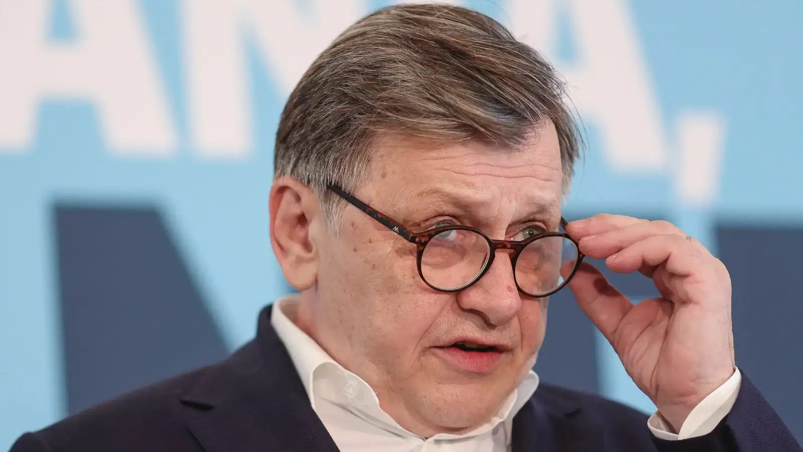 Crin Antonescu, poziție tranșantă față de Bolojan și USR: Acționează pur și simplu ca o ‘grupare teroristă’ în interiorul statului român