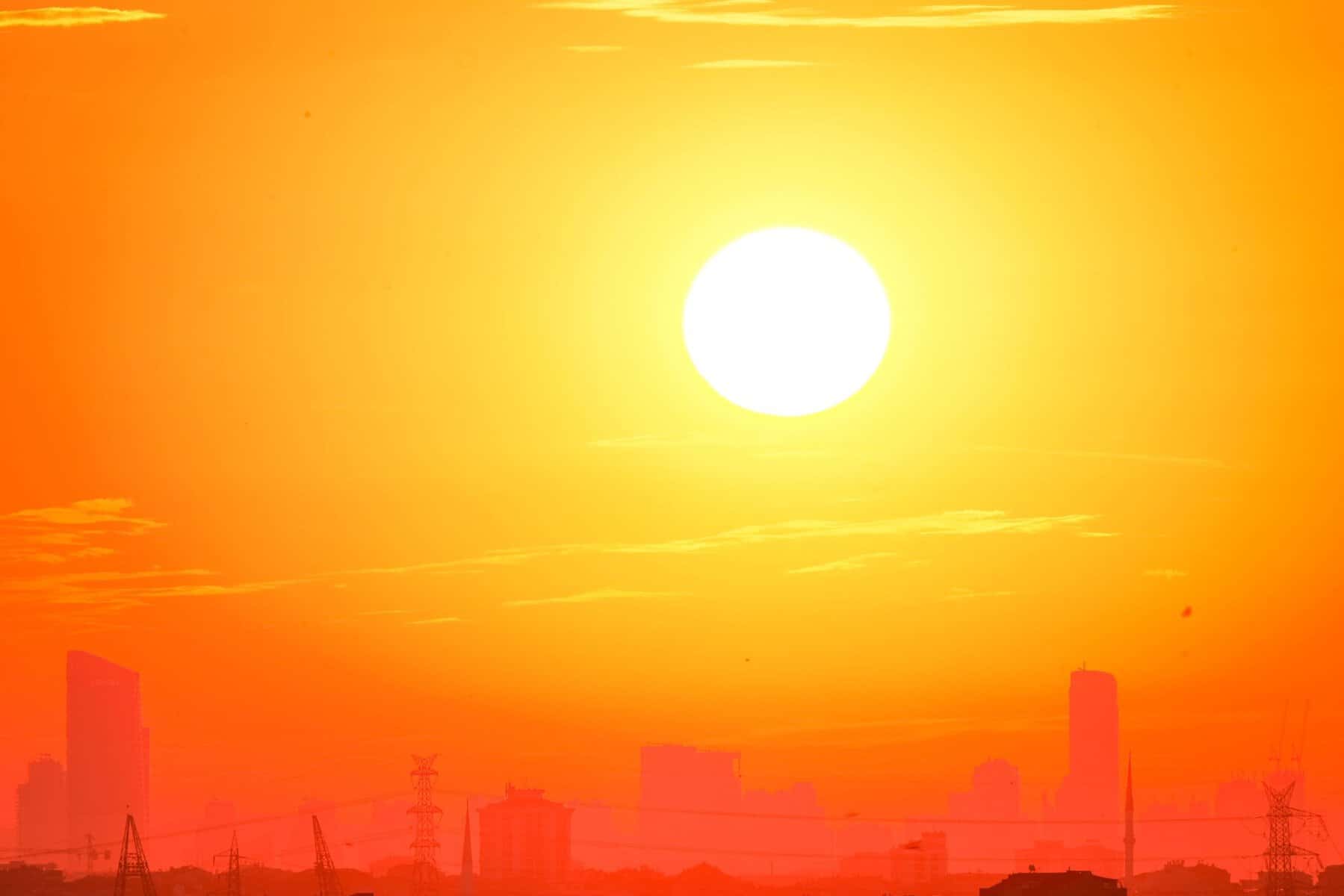Cod galben de caniculă în mare parte din țară. Prahova, vizată de temperaturi ridicate și disconfort termic