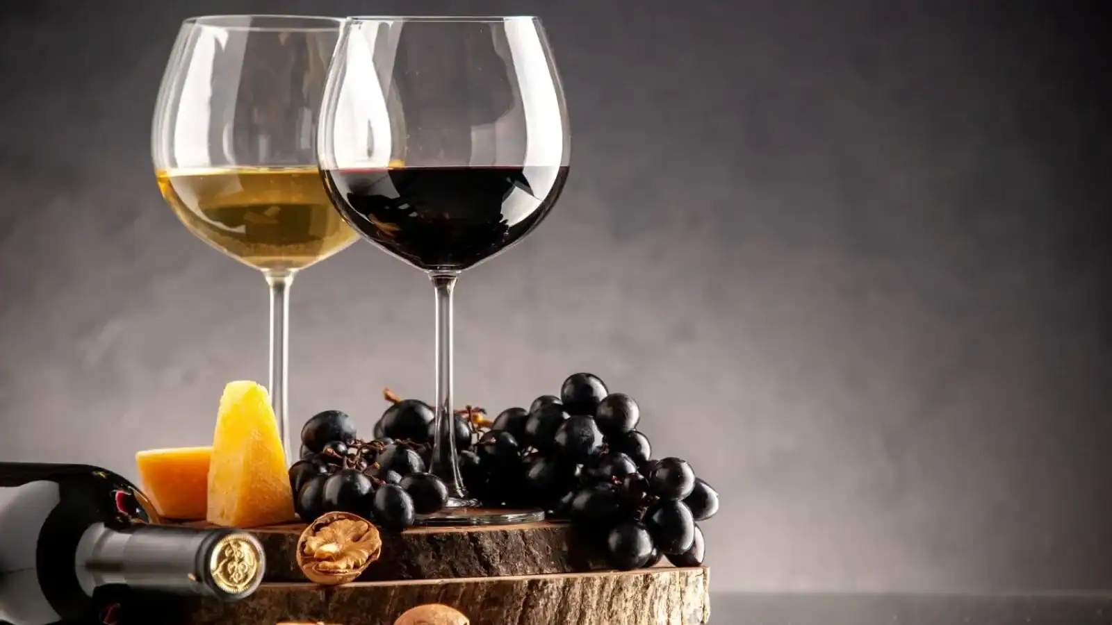 Vinul care poate agrava refluxul. Ce spune un gastroenterolog